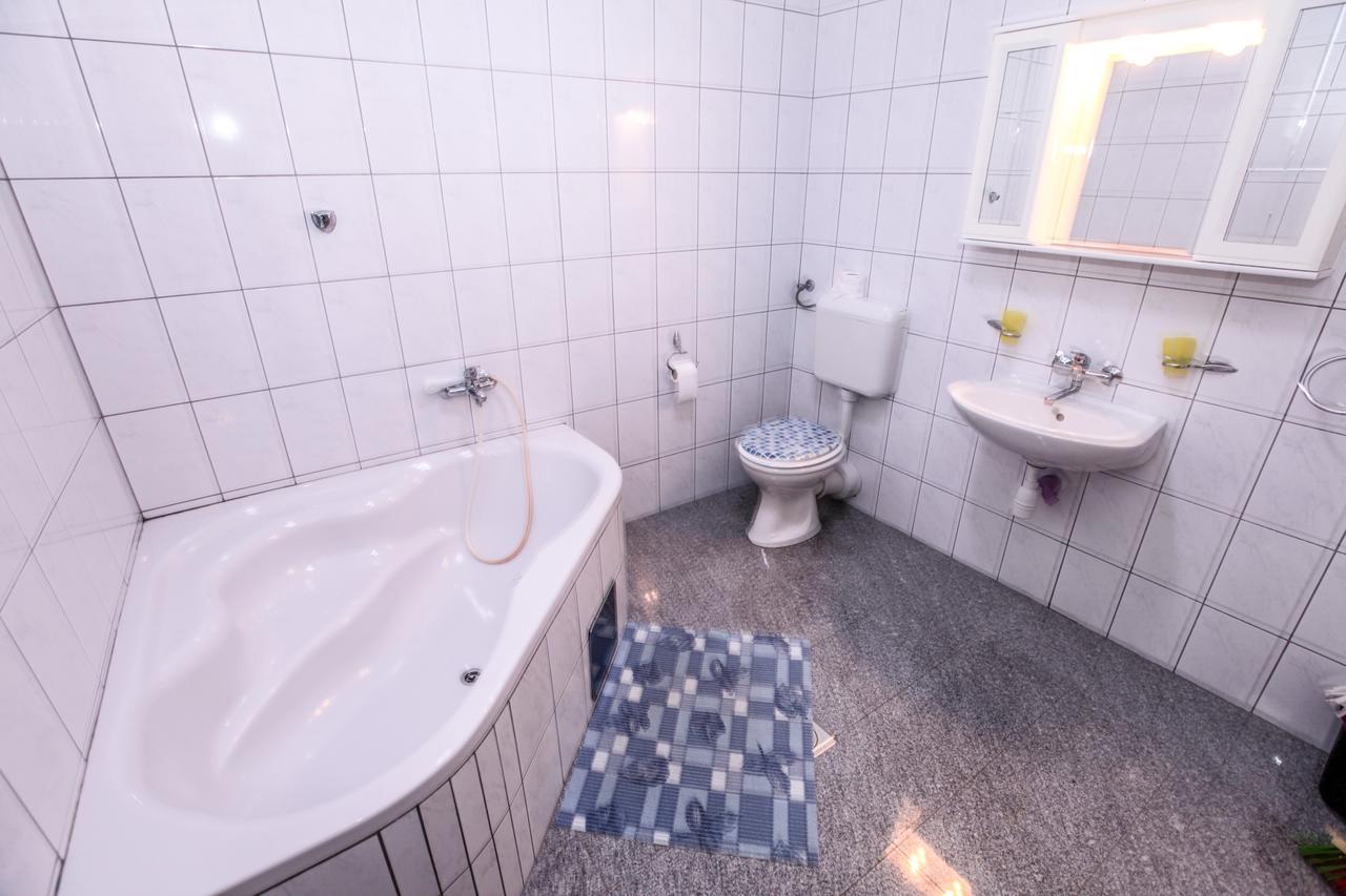 Apartments Dinko Novalja Extérieur photo