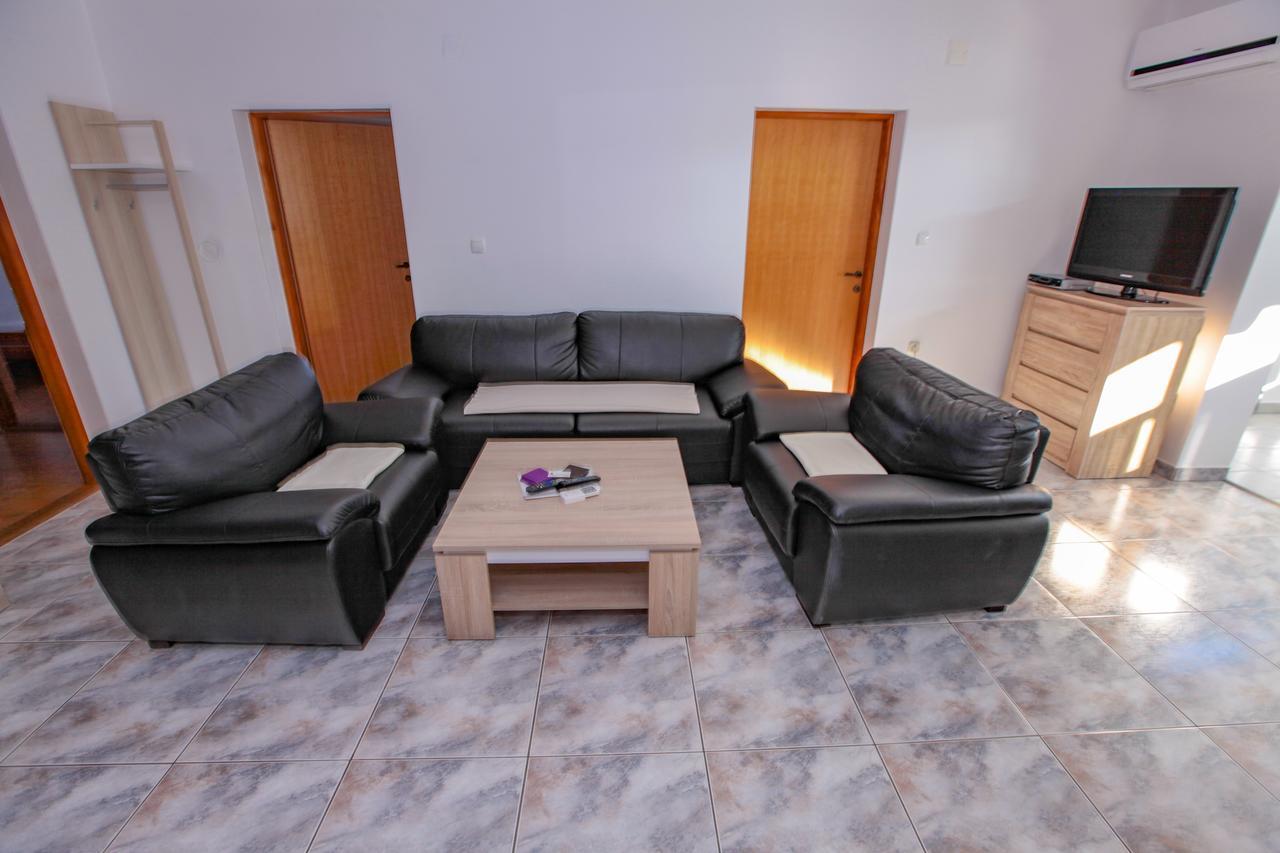 Apartments Dinko Novalja Extérieur photo